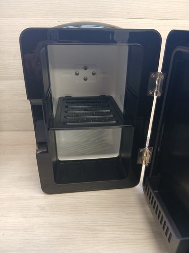White mini fridge - 4l,