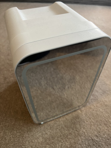 Mini skincare fridge with led - mini,