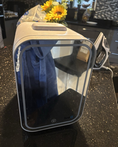 White mini fridge/skincare